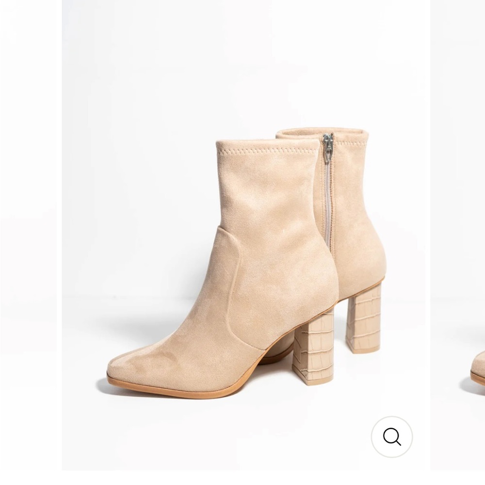 Dolce Vita Petya Suede Bootie